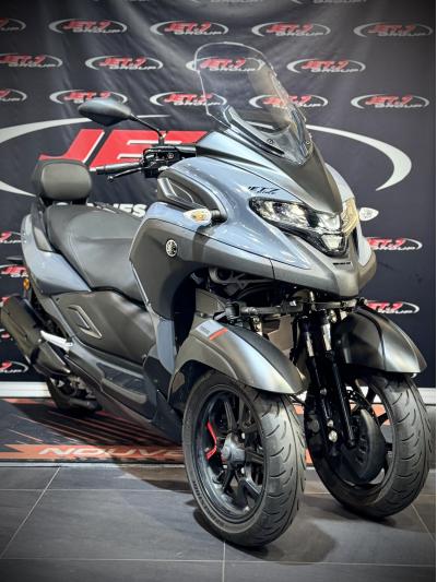 YAMAHA TRICITY 300