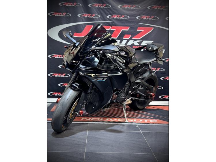YAMAHA YZF 1000 R1