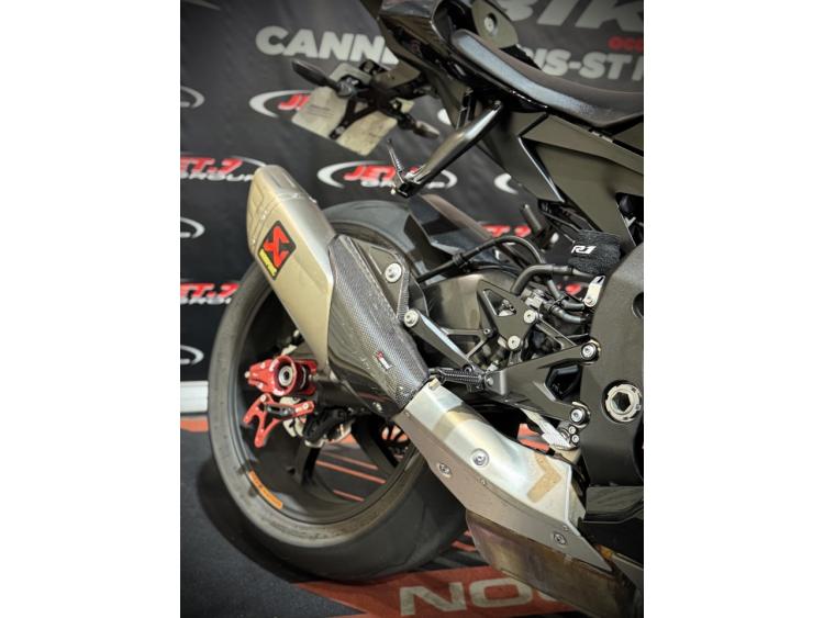 YAMAHA YZF 1000 R1