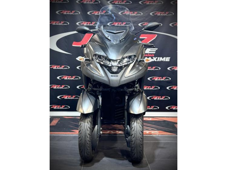 YAMAHA TRICITY 300