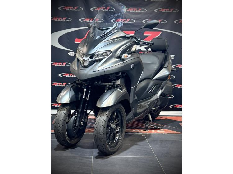 YAMAHA TRICITY 300