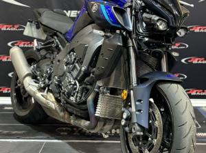YAMAHA MT-10