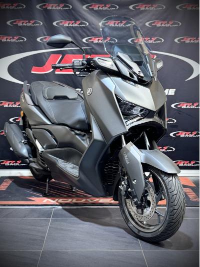 YAMAHA XMAX 125