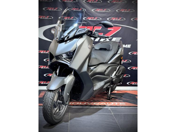 YAMAHA XMAX 125